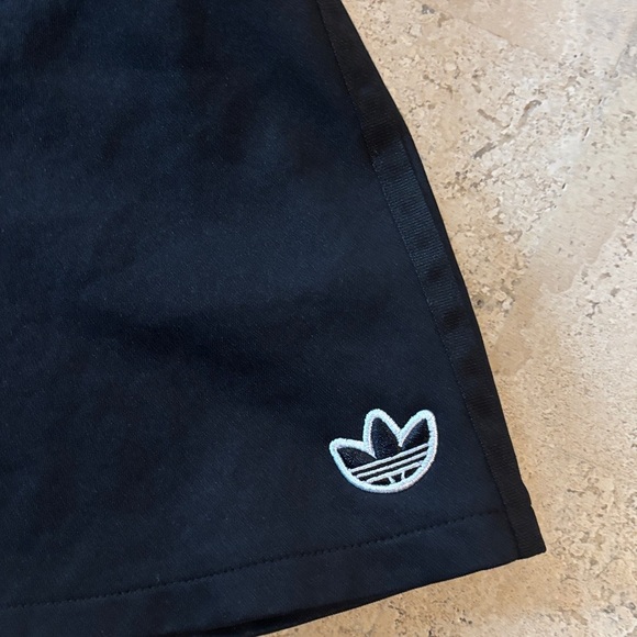 Adidas small Primegreen Black Skater Skirt - Picture 2 of 8